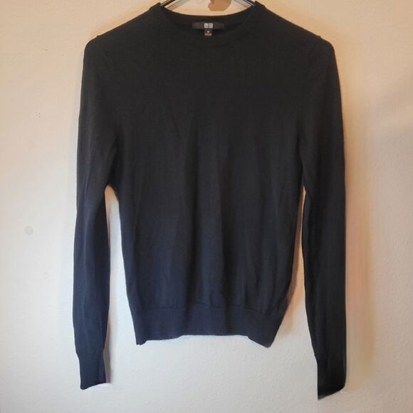 Uniqlo Wool XS Black Crewneck Sweater - Picture 2 of 5